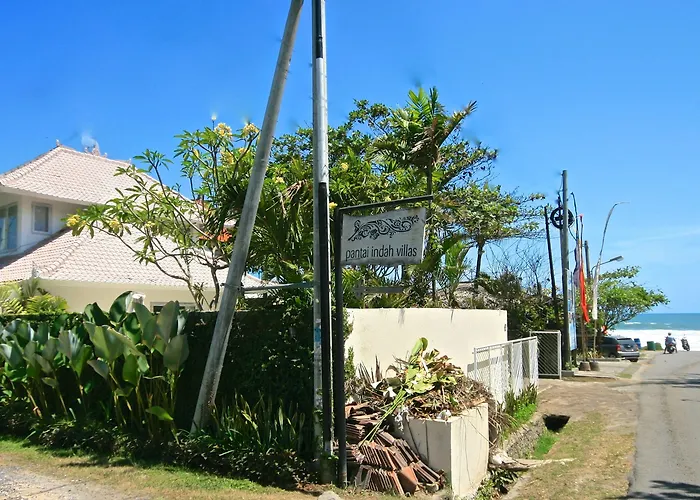 Pantai Indah Villa *